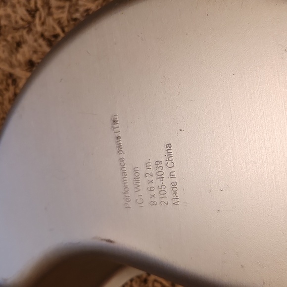 Wilton Perfect Paisley Curve-Shaped Cake Pan Set - Picture 12 of 13